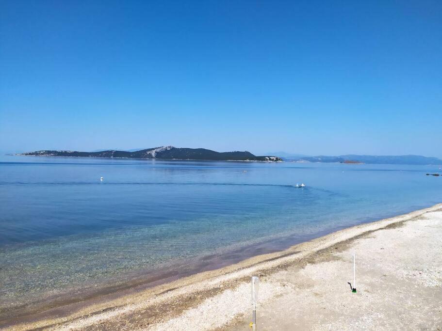 הוילה ניאה סטירה Το Σπίτι Της Μαργαρίτας Στην Παραλία מראה חיצוני תמונה